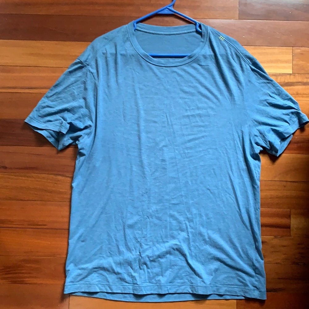 Lululemon T-Shirt
